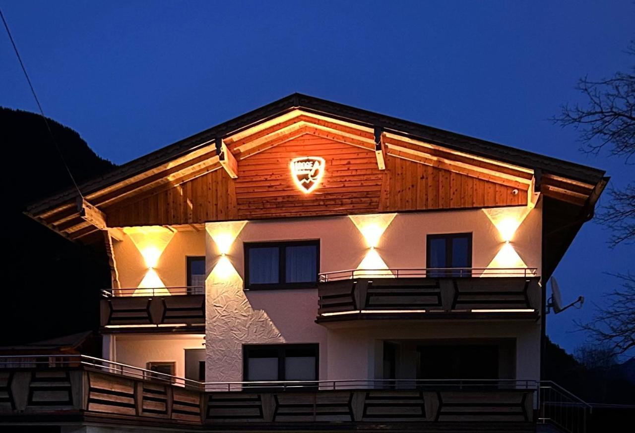 Ferienwohnungen Lodge-B Weissenbach am Lech Exterior photo