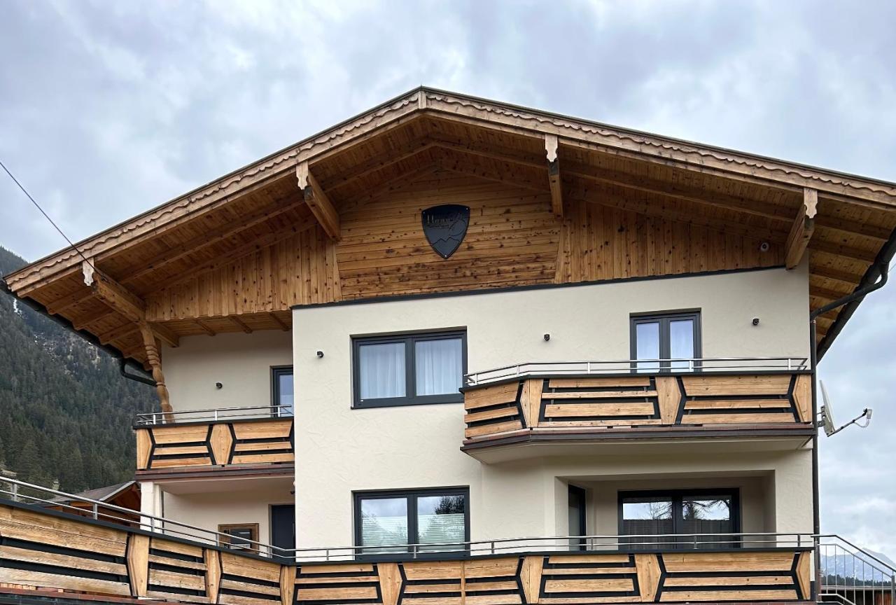 Ferienwohnungen Lodge-B Weissenbach am Lech Exterior photo