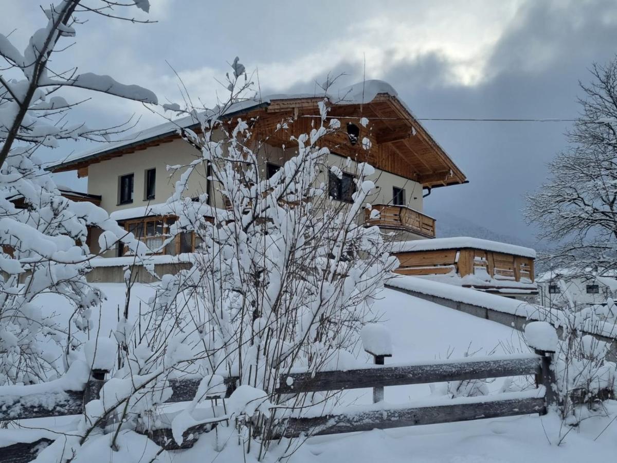 Ferienwohnungen Lodge-B Weissenbach am Lech Exterior photo