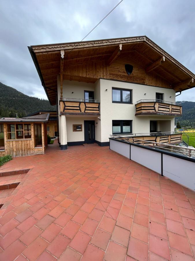 Ferienwohnungen Lodge-B Weissenbach am Lech Exterior photo