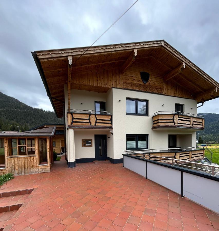Ferienwohnungen Lodge-B Weissenbach am Lech Exterior photo