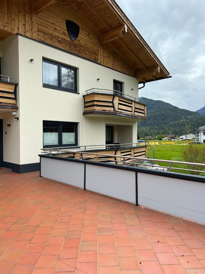 Ferienwohnungen Lodge-B Weissenbach am Lech Exterior photo