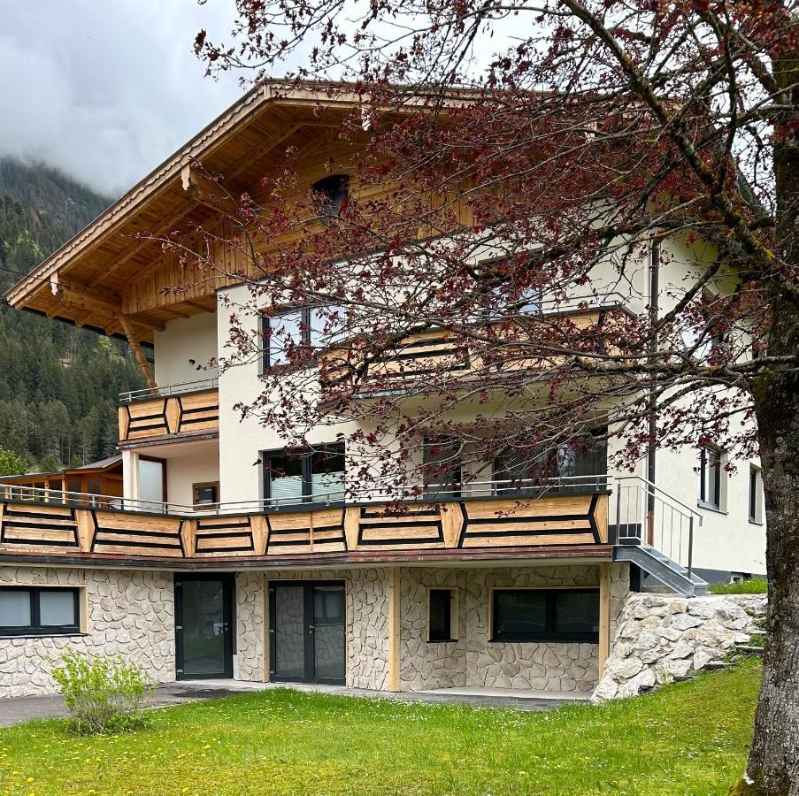 Ferienwohnungen Lodge-B Weissenbach am Lech Exterior photo
