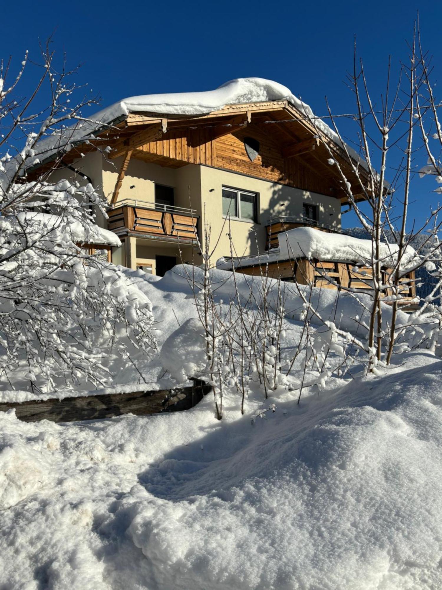 Ferienwohnungen Lodge-B Weissenbach am Lech Exterior photo